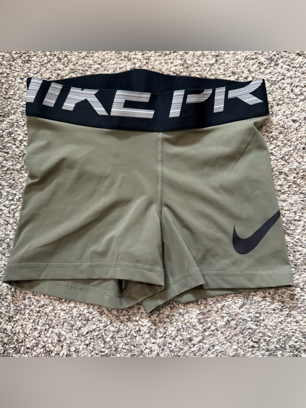 Women’s 3” Nike Pro Olive Green Compression Shorts size small